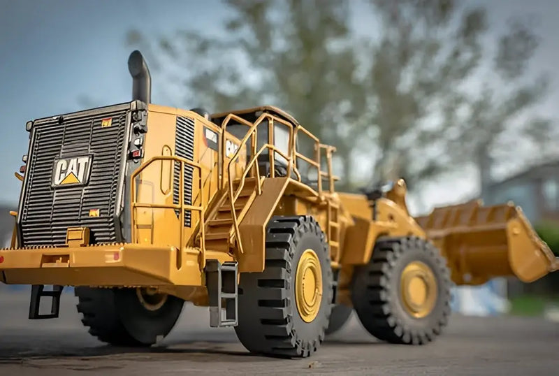 Chargez l'image dans la visionneuse de la galerie, PAPYHOBBY - 1/50 - CAT 988 HALF SMOOTH - DIECAST | SCALE