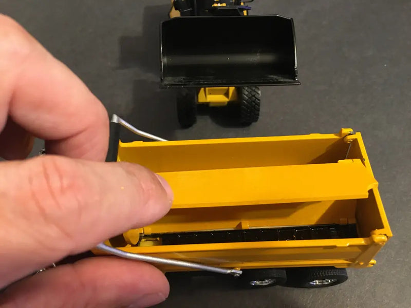 Chargez l'image dans la visionneuse de la galerie, PAPYHOBBY - 1/50 - HYBRID SPREADER - SIDE DUMP BODY