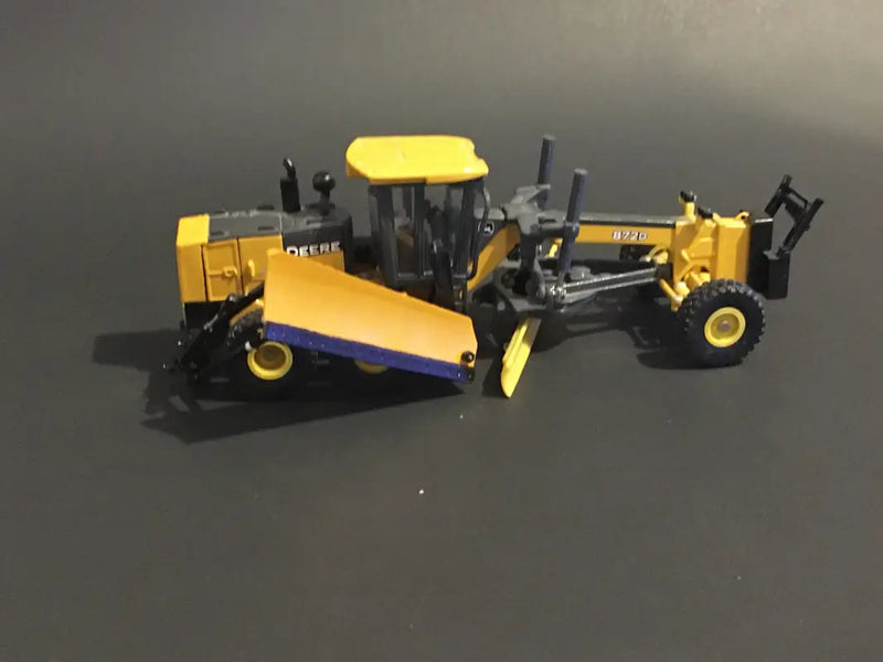 Chargez l'image dans la visionneuse de la galerie, PAPYHOBBY - 1/50 - J-DEERE GRADER W/ SIDEWING SET - DIECAST