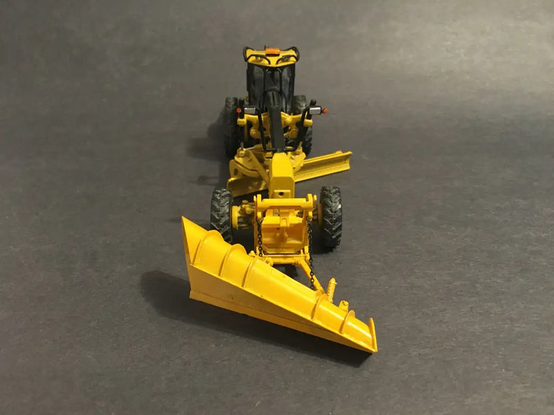 Chargez l'image dans la visionneuse de la galerie, PAPYHOBBY - 1/50 - ONEWAY SNOPLOW FOR GRADER - DIECAST