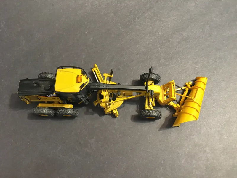 Chargez l'image dans la visionneuse de la galerie, PAPYHOBBY - 1/50 - ONEWAY SNOPLOW FOR GRADER - DIECAST