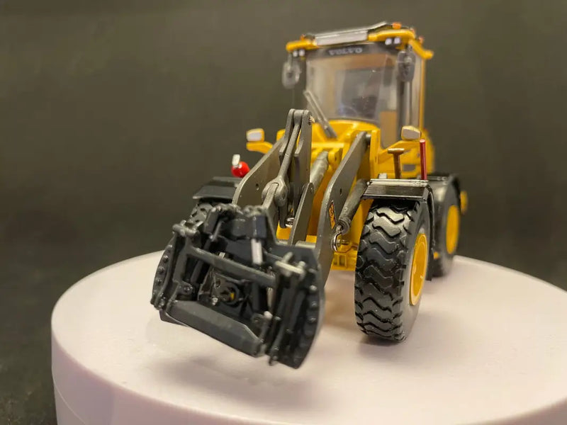 Load image into Gallery viewer, PAPYHOBBY - 1/50 - QUICK CONNECT - SWIVEL AXIS BM - DIECAST