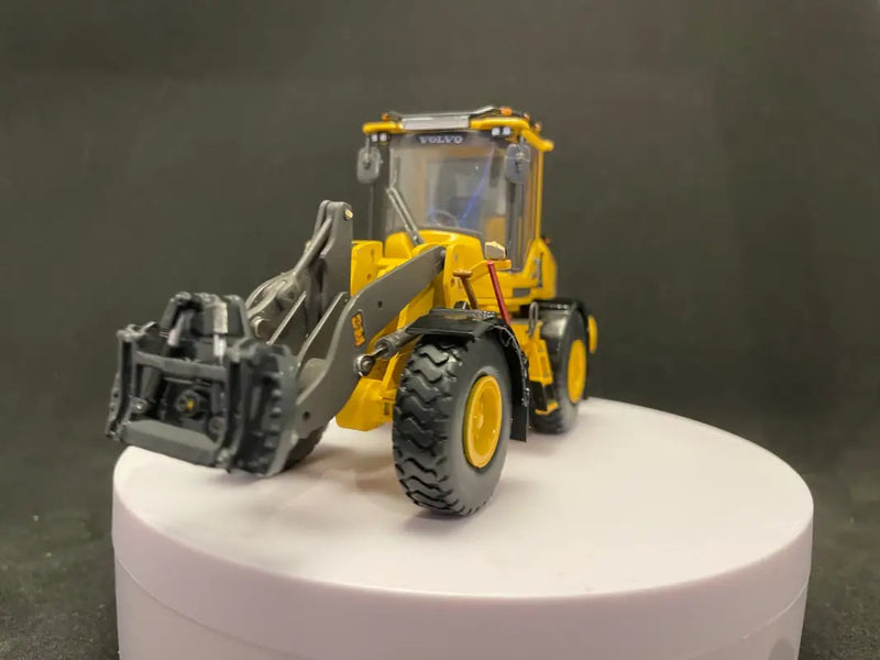 Load image into Gallery viewer, PAPYHOBBY - 1/50 - QUICK CONNECT - SWIVEL AXIS BM - DIECAST