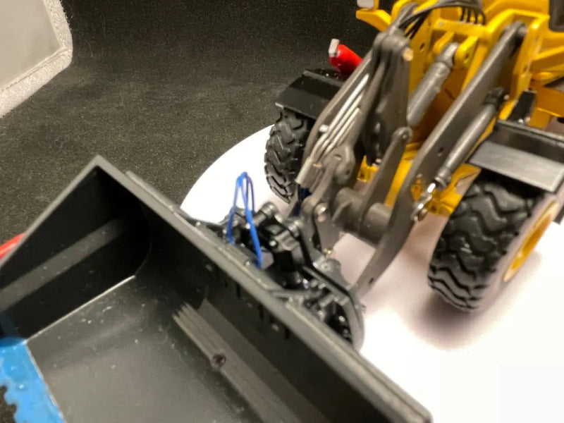 Load image into Gallery viewer, PAPYHOBBY - 1/50 - QUICK CONNECT - SWIVEL AXIS BM - DIECAST