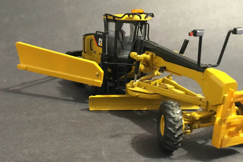 Chargez l'image dans la visionneuse de la galerie, PAPYHOBBY - 1/50 - SIDE WING & ASSEMBLY FOR GRADER