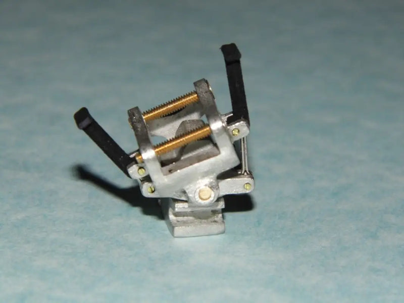 Chargez l'image dans la visionneuse de la galerie, PAPYHOBBY - 1/50 - TILTING / ROTATING EXCAVATOR HITCH KIT