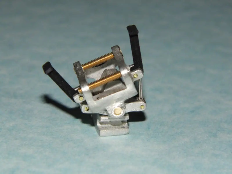 Load image into Gallery viewer, PAPYHOBBY - 1/50 - TILTING / ROTATING EXCAVATOR HITCH KIT