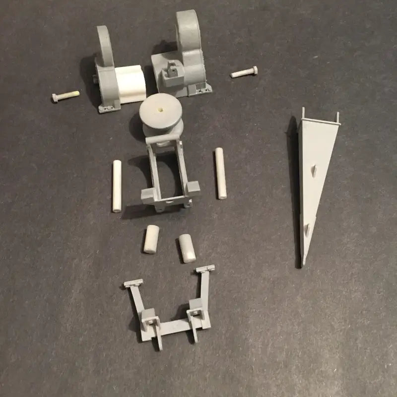 Load image into Gallery viewer, PAPYHOBBY - D8 - LOG WINCH 04 W/ STUMP SPLITTER - 1/25