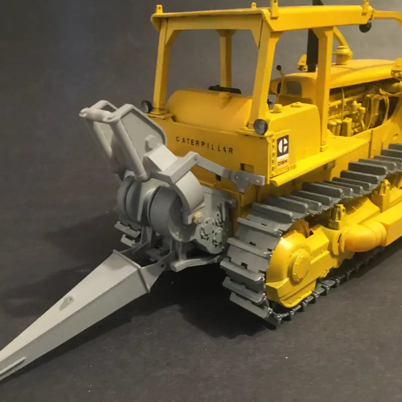 Load image into Gallery viewer, PAPYHOBBY - D8 - LOG WINCH 05 W/ STUMP SPLITTER - 1/25