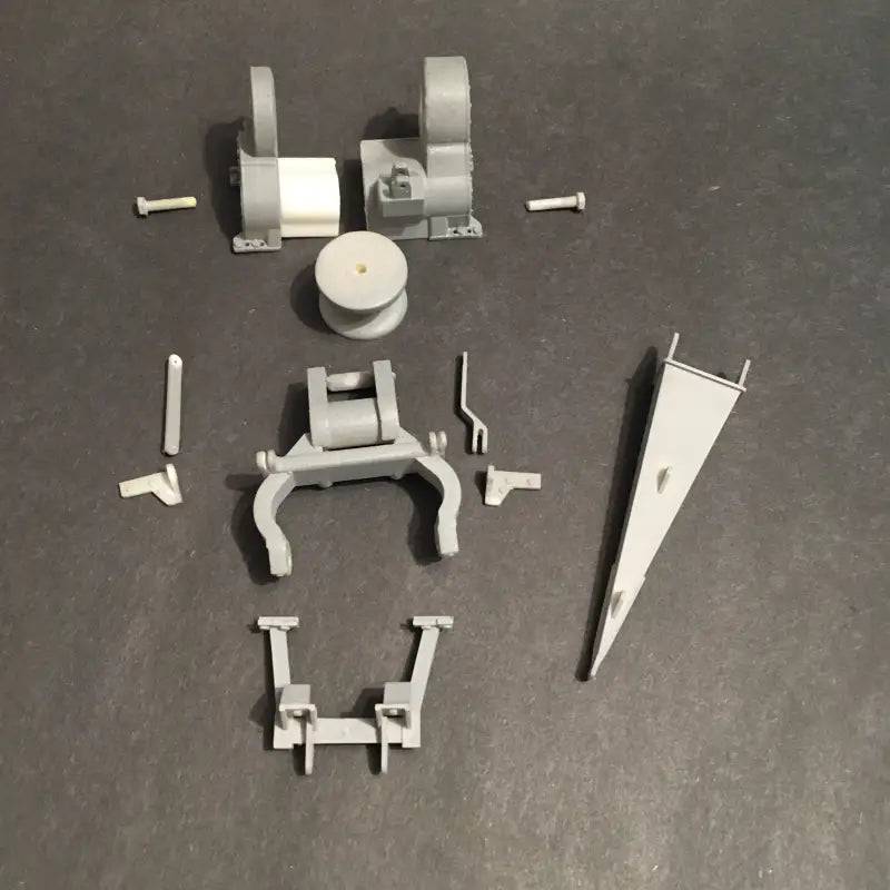 Load image into Gallery viewer, PAPYHOBBY - D8 - LOG WINCH 05 W/ STUMP SPLITTER - 1/25