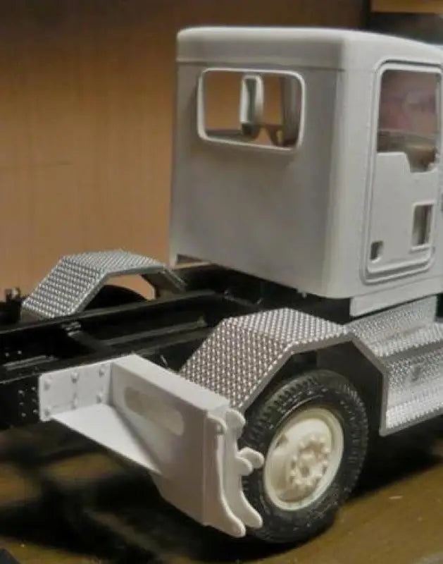 Load image into Gallery viewer, PAPYHOBBY - ONE WAY - KIT ASSEMBLY - SCALE 1:25 - SCALE