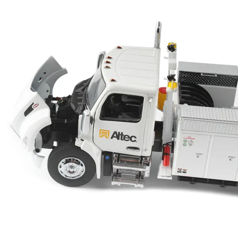 Load image into Gallery viewer, PETERBILT - 1/32 - 536 WITH ALTEC AA55 AERIAL - WHITE CAB