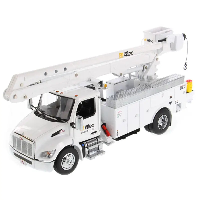 Load image into Gallery viewer, PETERBILT - 1/32 - 536 WITH ALTEC AA55 AERIAL - WHITE CAB