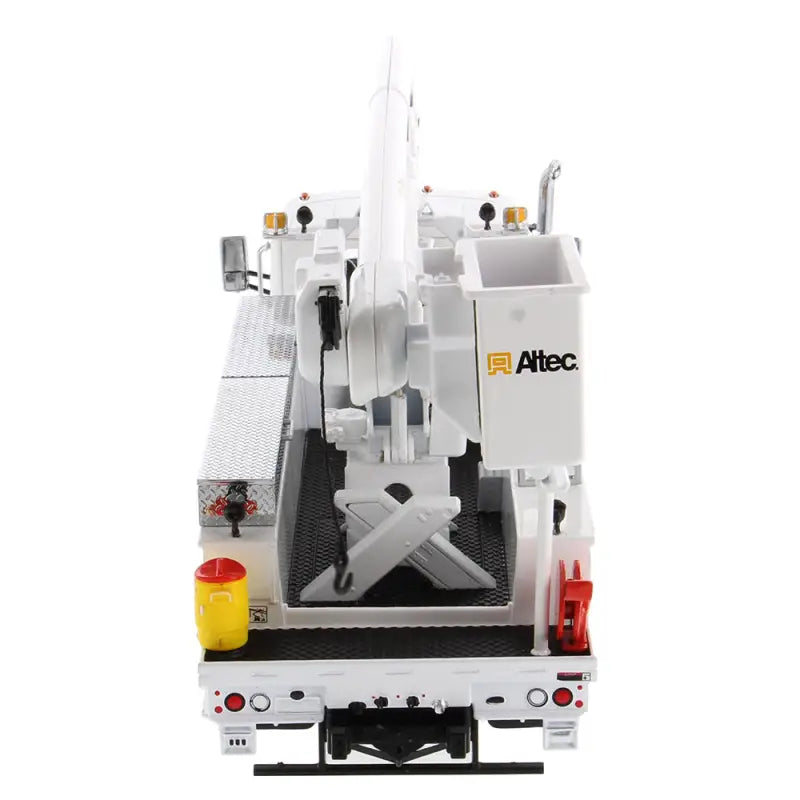 Load image into Gallery viewer, PETERBILT - 1/32 - 536 WITH ALTEC AA55 AERIAL - WHITE CAB