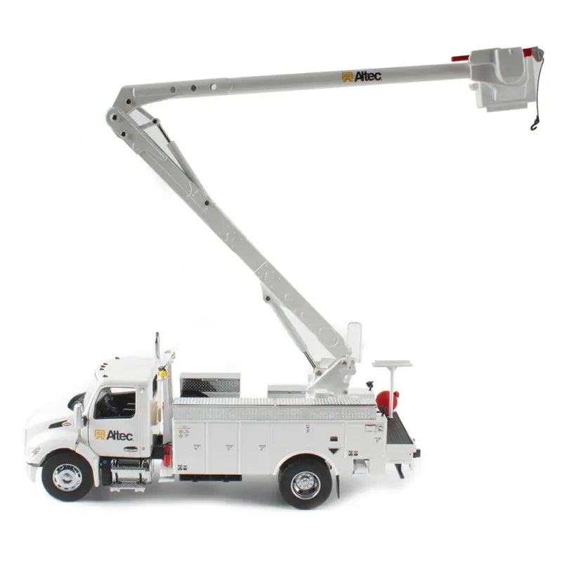 Load image into Gallery viewer, PETERBILT - 1/32 - 536 WITH ALTEC AA55 AERIAL - WHITE CAB