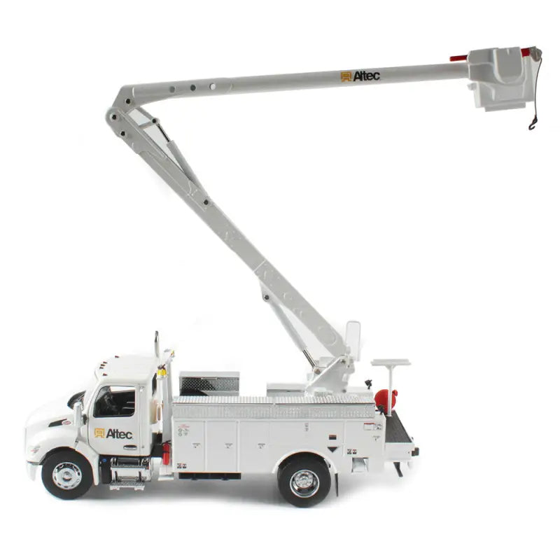 Load image into Gallery viewer, PETERBILT - 1/32 - 536 WITH ALTEC AA55 AERIAL - WHITE CAB