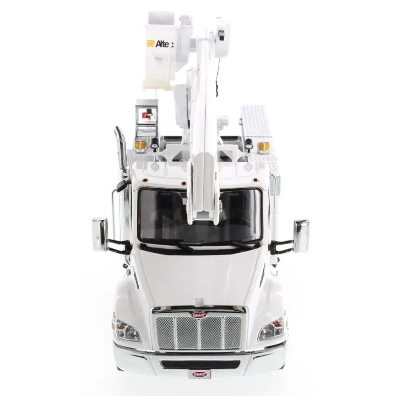 Load image into Gallery viewer, PETERBILT - 1/32 - 536 WITH ALTEC AA55 AERIAL - WHITE CAB
