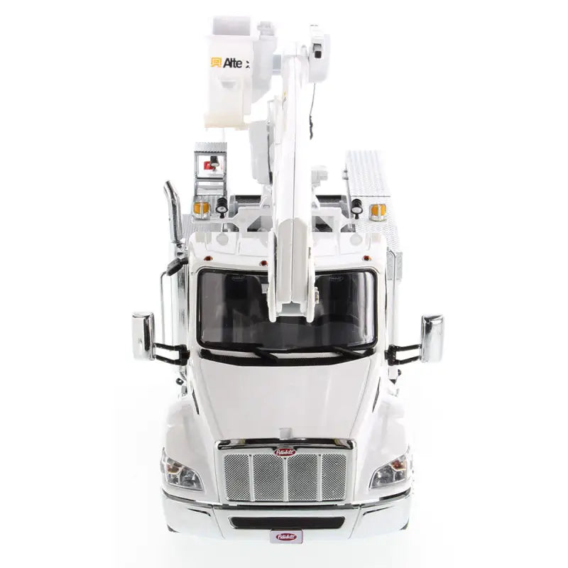 Load image into Gallery viewer, PETERBILT - 1/32 - 536 WITH ALTEC AA55 AERIAL - WHITE CAB