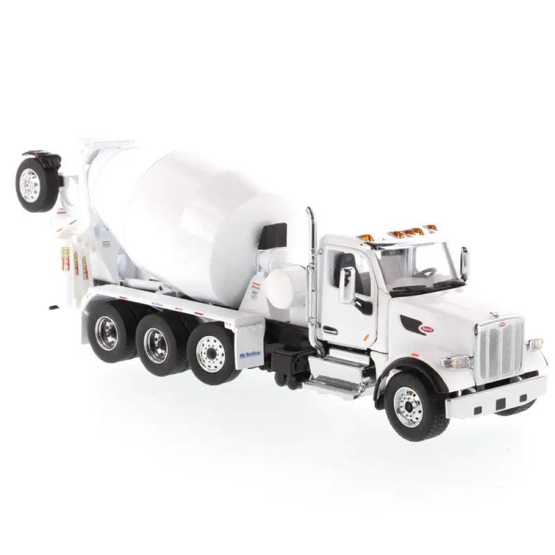 Chargez l'image dans la visionneuse de la galerie, PETERBILT - 1/50 - 567 DAY CAB TRACTOR MCNEILUS