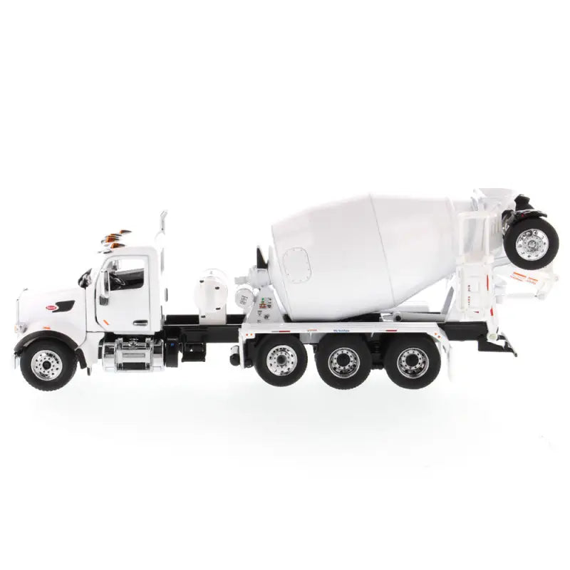 Chargez l'image dans la visionneuse de la galerie, PETERBILT - 1/50 - 567 DAY CAB TRACTOR MCNEILUS
