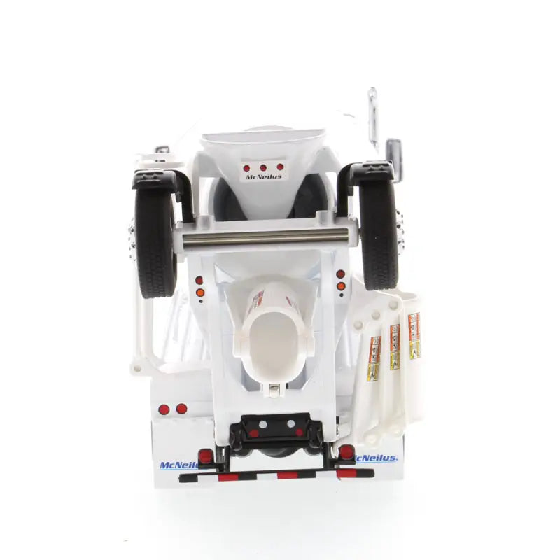 Chargez l'image dans la visionneuse de la galerie, PETERBILT - 1/50 - 567 DAY CAB TRACTOR MCNEILUS