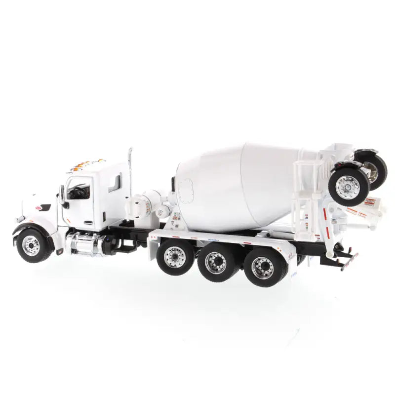 Chargez l'image dans la visionneuse de la galerie, PETERBILT - 1/50 - 567 DAY CAB TRACTOR MCNEILUS