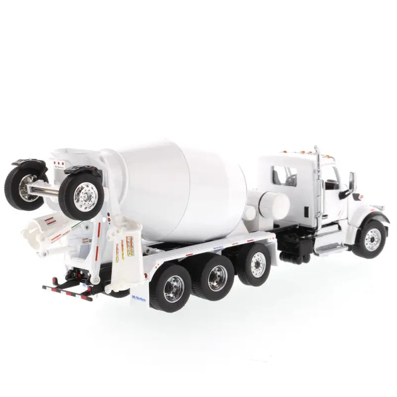 Chargez l'image dans la visionneuse de la galerie, PETERBILT - 1/50 - 567 DAY CAB TRACTOR MCNEILUS