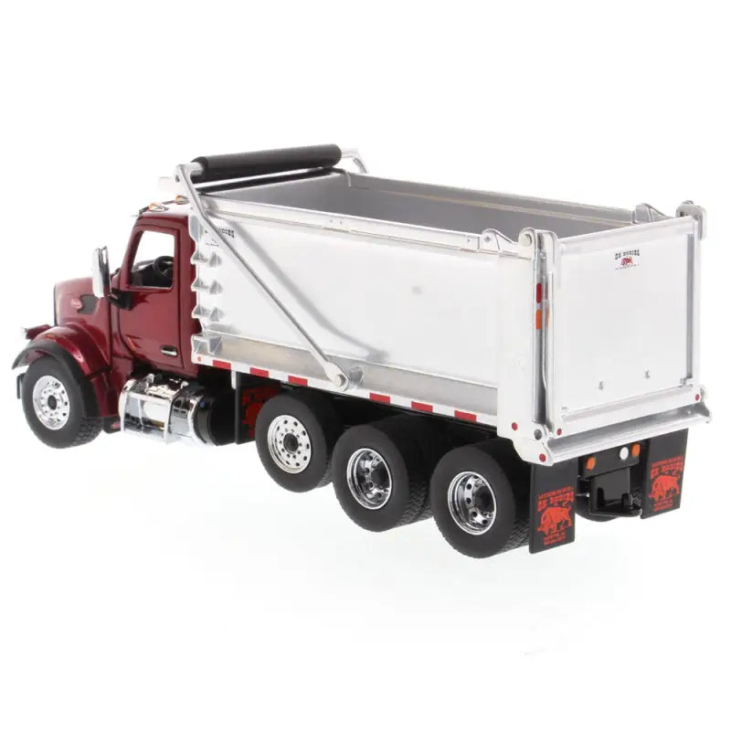 Chargez l'image dans la visionneuse de la galerie, PETERBILT - 1/50 - 567 SF METALLIC RED CAB/ DUMP TRUCK