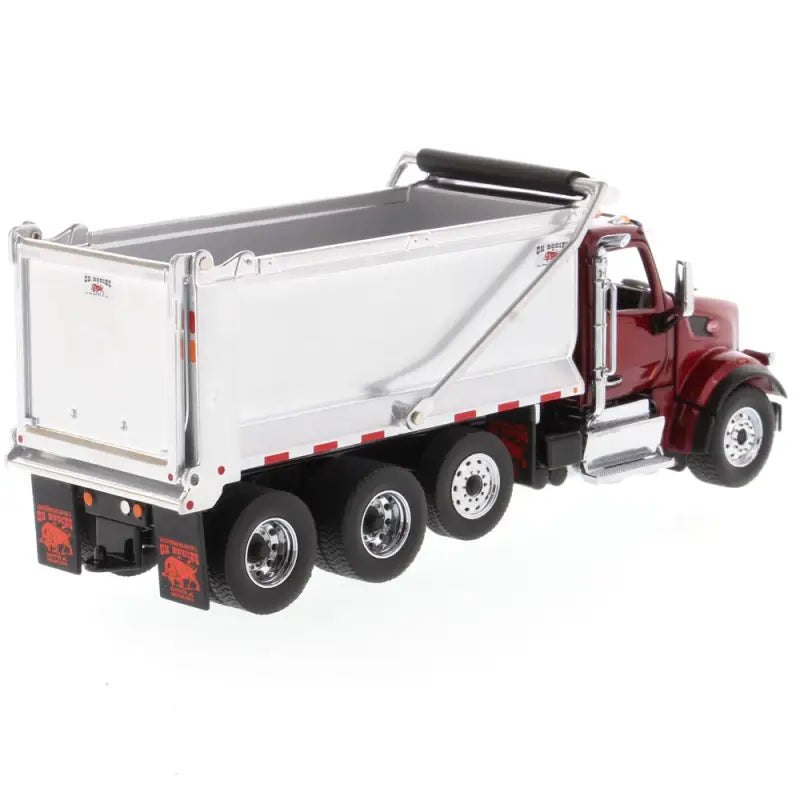 Chargez l'image dans la visionneuse de la galerie, PETERBILT - 1/50 - 567 SF METALLIC RED CAB/ DUMP TRUCK