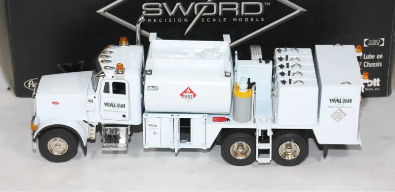 Chargez l'image dans la visionneuse de la galerie, PETERBILT - 1/50 - ELLIOT FUEL AND LUBE ON 357 CHASSIS
