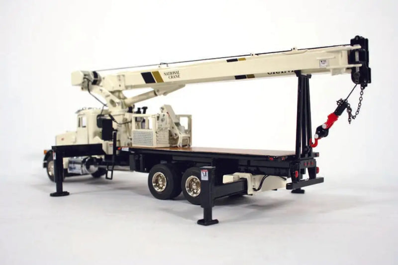 Chargez l'image dans la visionneuse de la galerie, PETERBILT - 1/50 - NATIONAL CRANE 1300H BOOM TRUCK COLOR