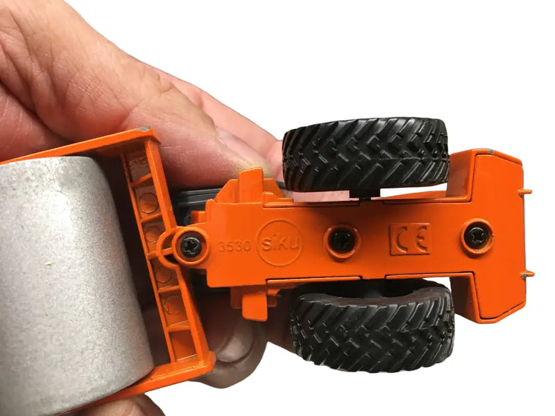 Load image into Gallery viewer, SIKU - 1/50 - WALZENZUG U3530 COMPACTOR - DIECAST | SCALE