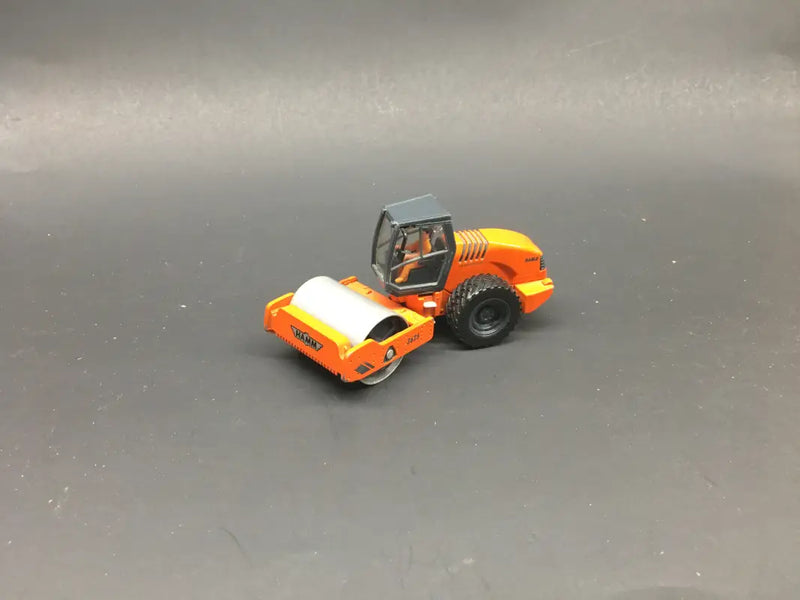 Load image into Gallery viewer, SIKU - 1/50 - WALZENZUG U3530 COMPACTOR - DIECAST | SCALE