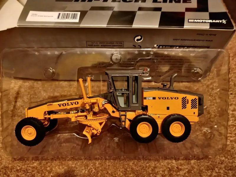 Load image into Gallery viewer, VOLVO - 1/50 - VOLVO G740B MOTOR GRADER - DIECAST | SCALE