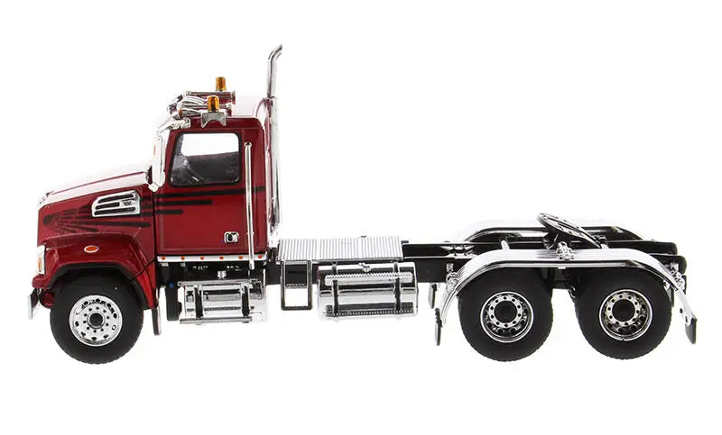 Chargez l'image dans la visionneuse de la galerie, WESTERN STAR - 1/50 - 4700 SF TANDEM TRACTOR METALLIC RED