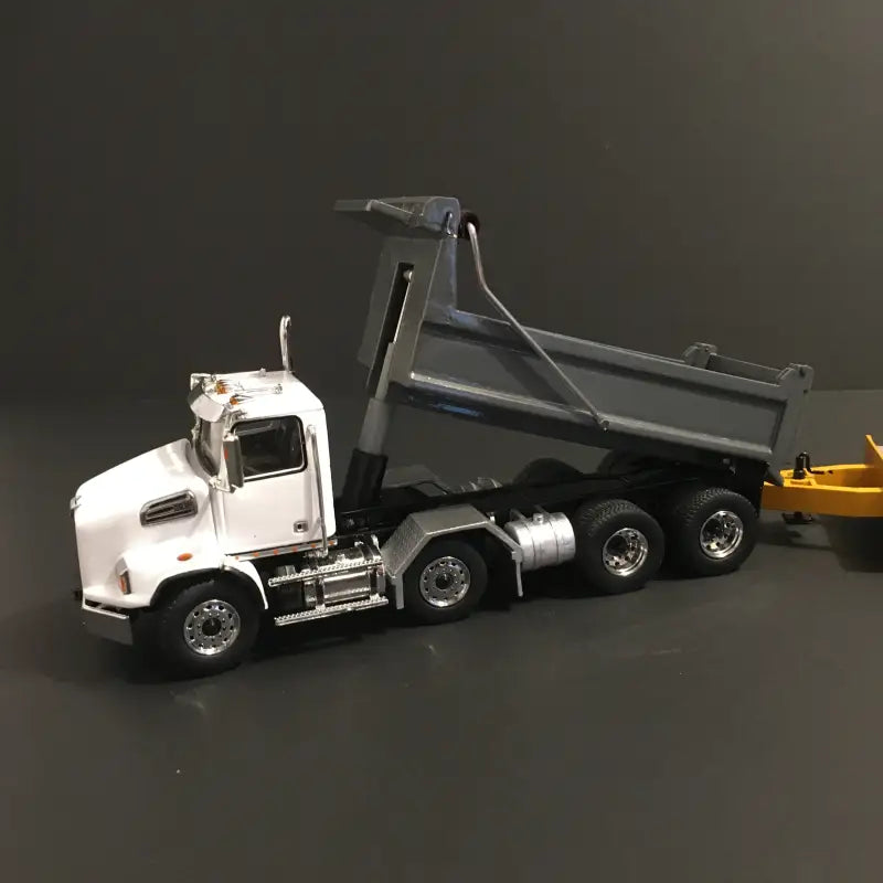 Load image into Gallery viewer, WESTERN STAR - 1/50 - WESTERN STAR 4700 (WHITE) 12 WHEELERS