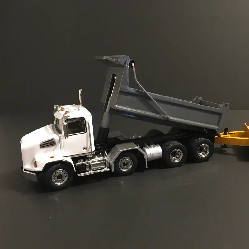 Chargez l'image dans la visionneuse de la galerie, WESTERN STAR - 1/50 - 4700 (WHITE) 12 WHEELERS DUMP TRUCK