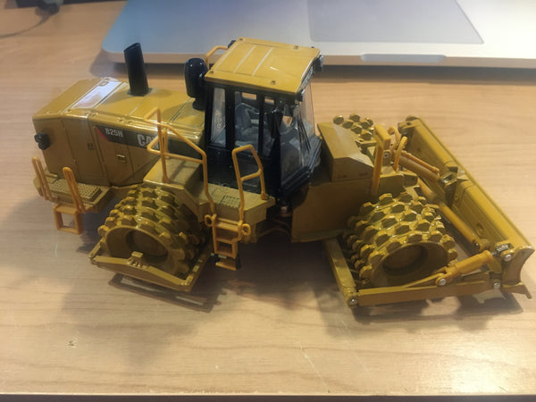 1/50 - USED CAT 825H Norscot Soil Compactor