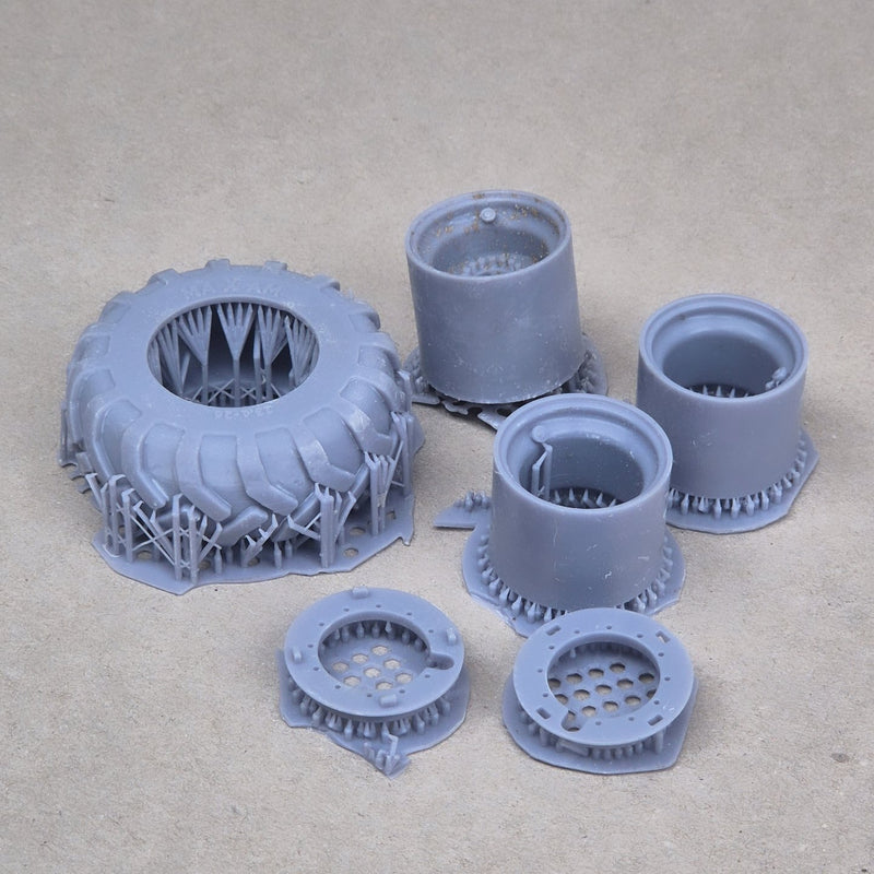 Load image into Gallery viewer, 1/24 - 640 Clambunk Skidder
