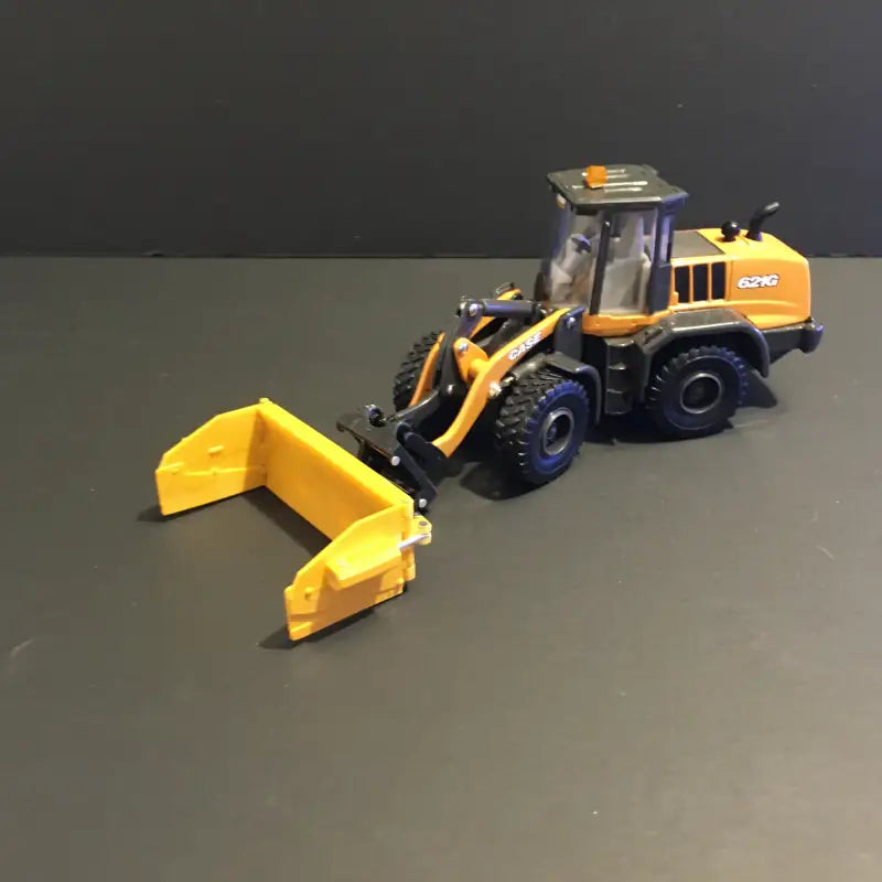 Load image into Gallery viewer, CASE - 1/50 - 621G WHEEL LOADER W/ MP SNOW PLOW - DIECAST
