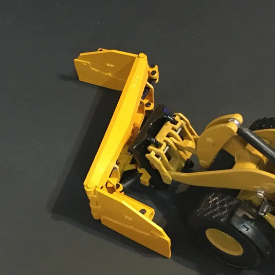 CASE - 1/50 - 621G WHEEL LOADER W/ MP SNOW PLOW - DIECAST