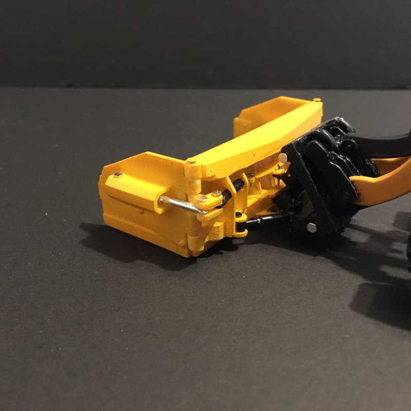 Load image into Gallery viewer, 1/50 - 621G Wheel Loader w/ MP Snow Plow DIECAST | SCALE
