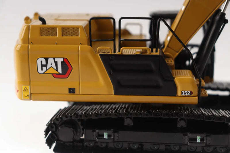 Chargez l'image dans la visionneuse de la galerie, CAT - 1/50 - 352 NEXT GENERATION EXCAVATOR - DIECAST

