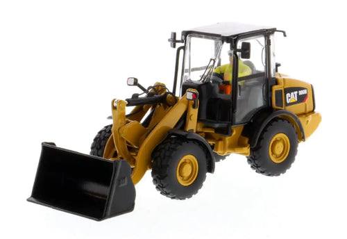 CAT - 1/50 - 906M COMPACT WHEEL LOADER - DIECAST | SCALE