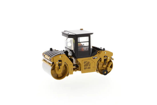 CAT - 1/50 - CB-13 TANDEM VIBRATORY ROLLER WITH CAB