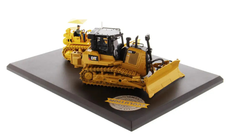 Load image into Gallery viewer, CAT - 1/50 - D7C &amp; D7E TRACK-TYPE TRACTOR EVOLUTION SERIES
