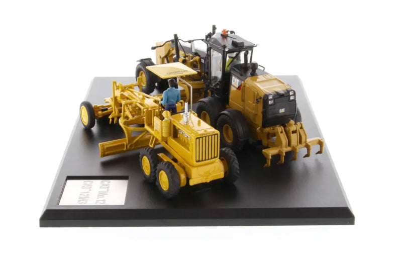 Load image into Gallery viewer, CAT - 1/50 - DIESEL NO. 12 &amp; 12M3 MOTOR GRADERS EVOLUTION
