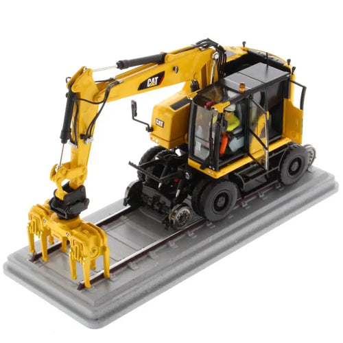 CAT - 1/50 - M323F RAILROAD WHEELED EXCAVATOR SAFETY YELLOW