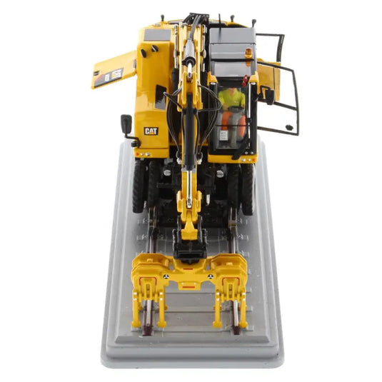 CAT - 1/50 - M323F RAILROAD WHEELED EXCAVATOR SAFETY YELLOW