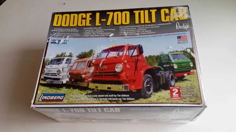 Chargez l&#39;image dans la visionneuse de la galerie, DODGE - L-700 TILT CAB - SCALE MODEL | RECYCLE-BIN
